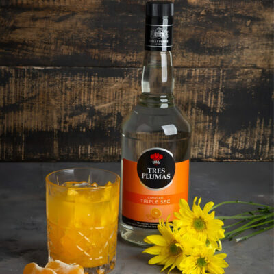 Licor Tres Plumas Triple Sec Naranjas Curacao 700ml - Image 4