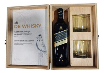 Box Johnnie Walker Double Black 750ml + 2 Vasos + Box Madera