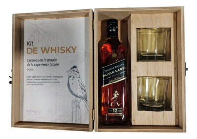 Box Johnnie Walker Black 750ml + 2 Vasos + Caja De Madera