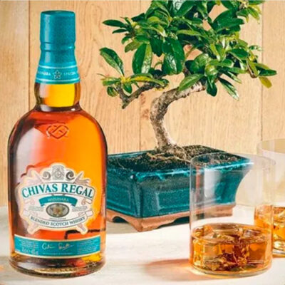 Chivas Regal Mizunara Whisky Escocés Botella 700 Ml+ Estuche - Image 9